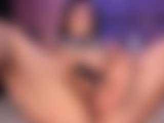 LauRoberts's Live Sex Cam Show
