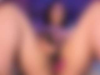 LauRoberts's Live Sex Cam Show