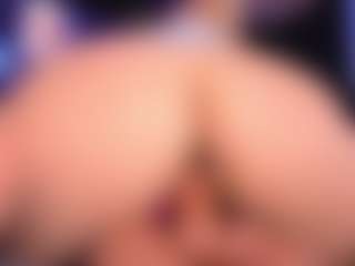 LauRoberts's Live Sex Cam Show