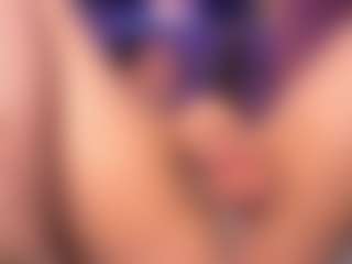 LauRoberts's Live Sex Cam Show