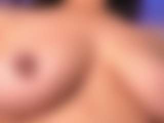 Live cam show with LauRoberts - Athletic BBW on fapnchat