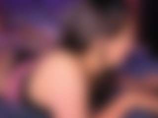 Live cam show with LauRoberts - Facial on AdultVida.com