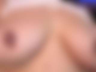 LauRoberts's Live Sex Cam Show