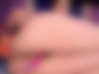 LauRoberts's Live Sex Cam Show