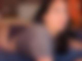 Live cam show with LauRoberts - Amateur on madthumbs