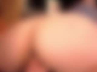 LauRoberts's Live Sex Cam Show