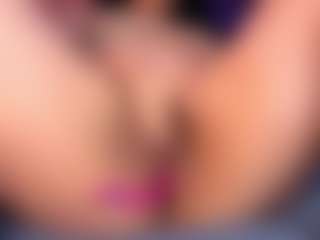 LauRoberts's Live Sex Cam Show