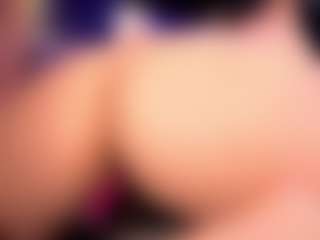 LauRoberts's Live Sex Cam Show