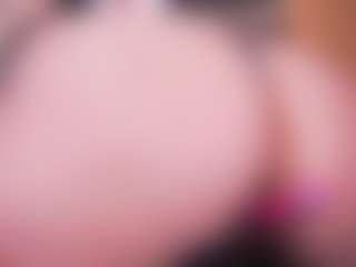 LauRoberts's Live Sex Cam Show