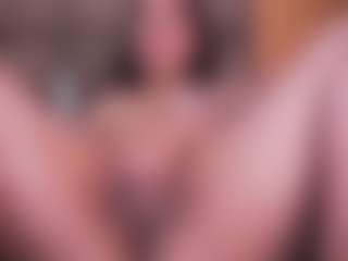 LauRoberts's Live Sex Cam Show