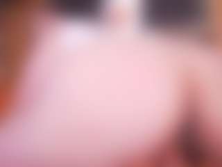 Live cam show with LauRoberts - Green Eyes on boobsie.com