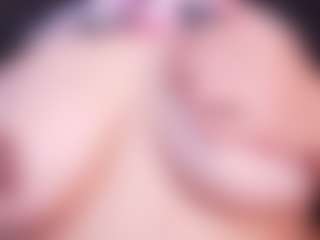 Live cam show with LauRoberts - Facial on madthumbs