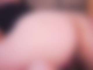 Live cam show with LauRoberts - Green Eyes on SxyPornLive