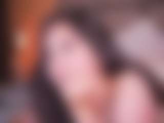 Live cam show with LauRoberts - Wild on Camsoda