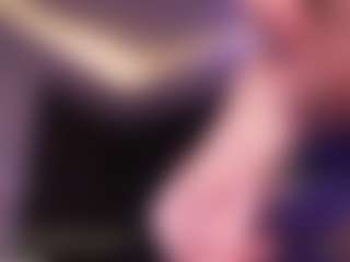LauRoberts's Live Sex Cam Show