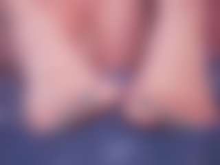 LauRoberts's Live Sex Cam Show