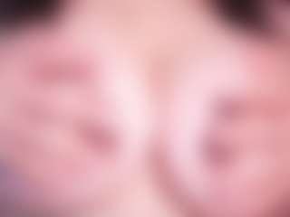 Live cam show with LauRoberts - Blowjob on madthumbs