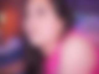 Live cam show with LauRoberts - Nipple Piercings on Free Soda