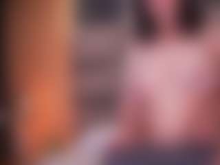 Live cam show with LauRoberts - Blonde Hair Amateur on Camsoda