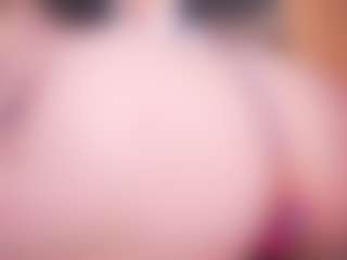 LauRoberts's Live Sex Cam Show
