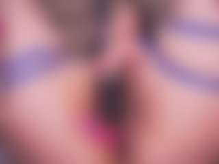 LauRoberts's Live Sex Cam Show