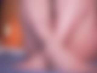 LauRoberts's Live Sex Cam Show