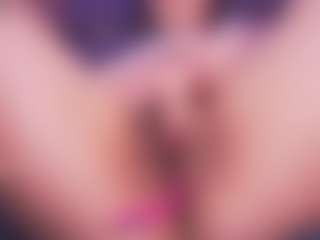 Live cam show with LauRoberts - Lesbian on Camsoda