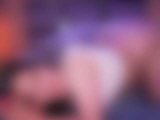 LauRoberts's Live Sex Cam Show