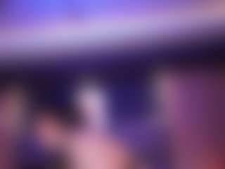 Live cam show with LauRoberts - Anal on livesuperchat.net