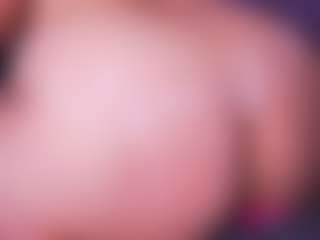 Live cam show with LauRoberts - Smoking on Camsoda