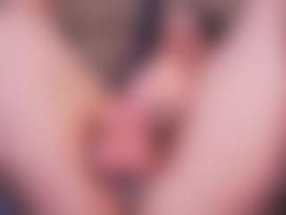 LauRoberts's Live Sex Cam Show