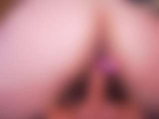 LauRoberts's Live Sex Cam Show