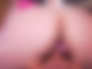 Live cam show with LauRoberts - Tease Teen (18+) on Camsoda