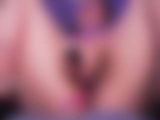 LauRoberts's Live Sex Cam Show