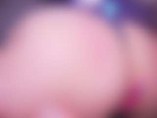 Live cam show with LauRoberts - Public Toys on Camsoda