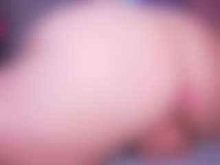 LauRoberts's Live Sex Cam Show