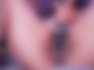 LauRoberts's Live Sex Cam Show