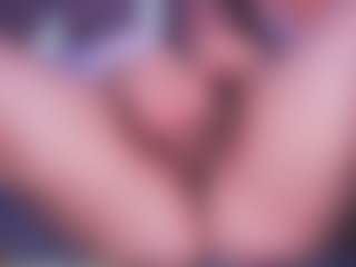 Live cam show with LauRoberts - Blonde Hair Amateur on Fling VIP Chat