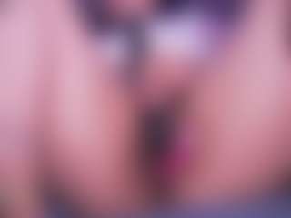 LauRoberts's Live Sex Cam Show