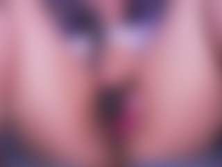 LauRoberts's Live Sex Cam Show
