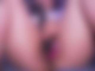 LauRoberts's Live Sex Cam Show