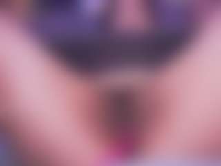 LauRoberts's Live Sex Cam Show