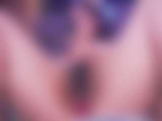 Live cam show with LauRoberts - Amateur Curvy on Milfs Live