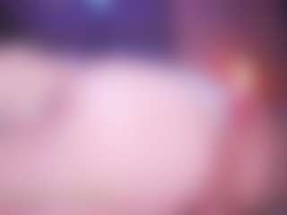Live cam show with LauRoberts - Public Curvy on studioflirtlive.com