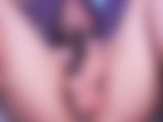 LauRoberts's Live Sex Cam Show