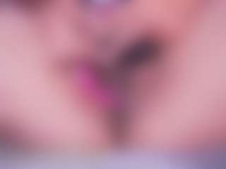 LauRoberts's Live Sex Cam Show