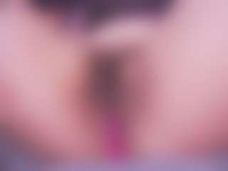 Live cam show with LauRoberts - Athletic Public on AdultVida.com
