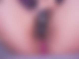 Live cam show with LauRoberts - Lovense on Nude Live Now