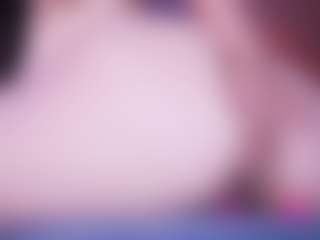Spettacolo in cam dal vivo con LauRoberts - Nipple Piercings su Camsoda