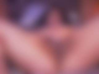 Live cam show with LauRoberts - Dildo on livesuperchat.net